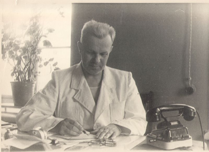 Заслуженный врач РСФСР Дмитрий Леонидович Соколов, (Его имя носит Мышкинская ЦРБ)